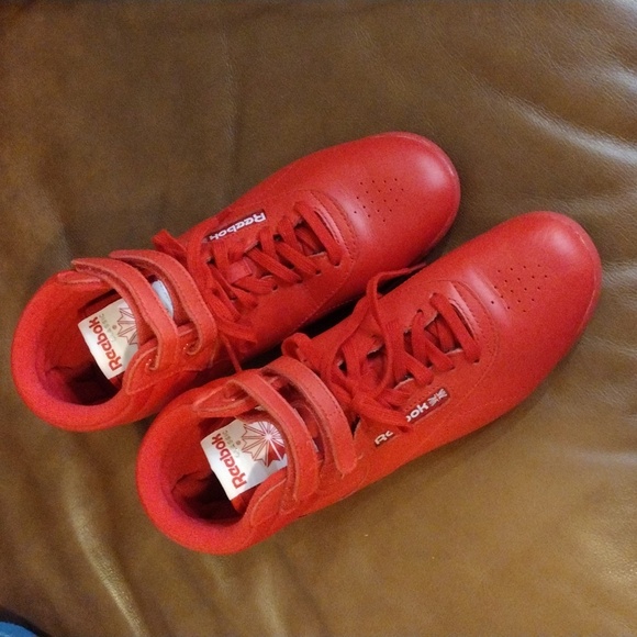 Reebok Freestyle High Top Women's Sneakers in Vector Red size 9 - Picture 1 of 5